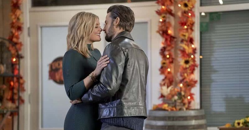 Hallmark 'Roadhouse Romance' Review: Country music, barbeque sauce and cute love story