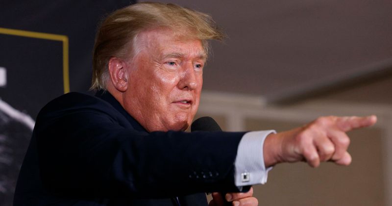 'We want Trump': Crowd cheers for Donald at Evander Holyfield, Vitor Belfort bout
