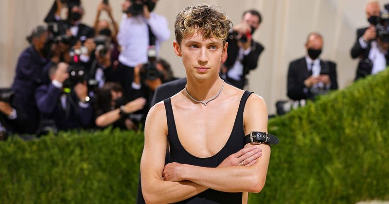 Met Gala 2021: Troye Sivan's all-black androgynous dress, leather armband turn heads