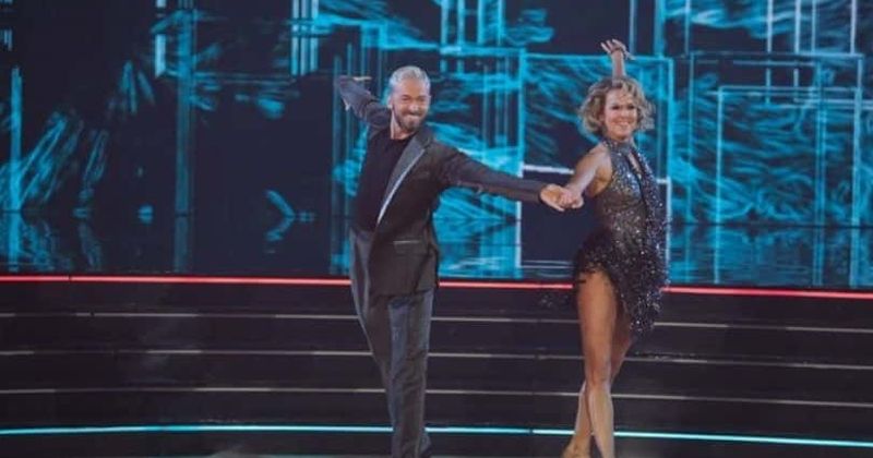 'DWTS' Britney Week: Melora Hardin cha-cha stuns all, fans say 'she brings the fire'