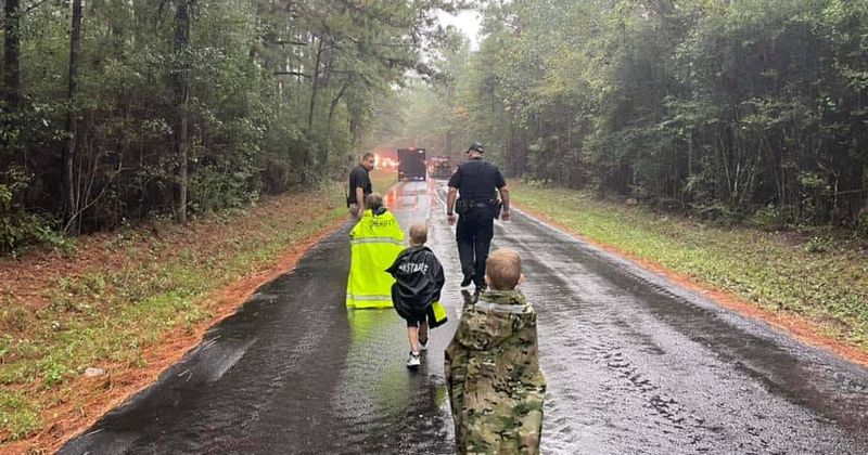 Video shows exact moment Texas cop finds 3 missing kids in forest: 'I got them'
