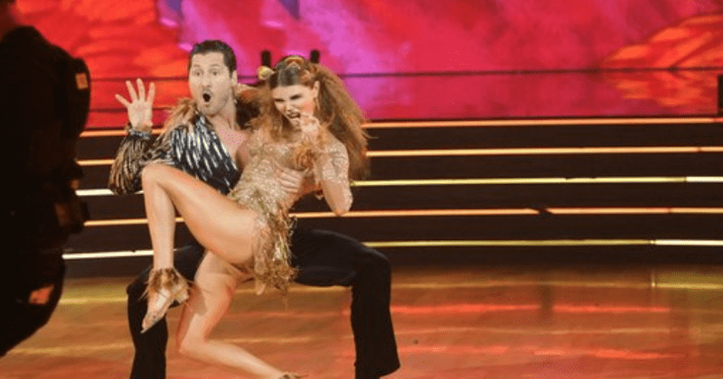 'DWTS' Disney Night : Olivia Jade earns high scores, fans say she 'earned it'