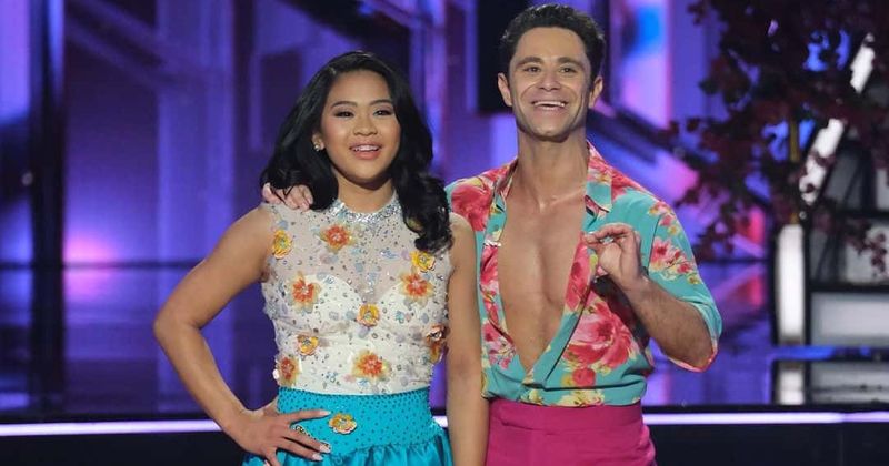 'DWTS' Disney Night: Suni Lee comes out of her shell, fans say 'her salsa was a 9'