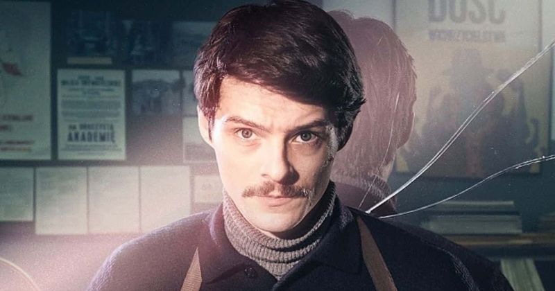 'Operation Hyacinth' Ending Explained: Will Robert and Arek make a life together?