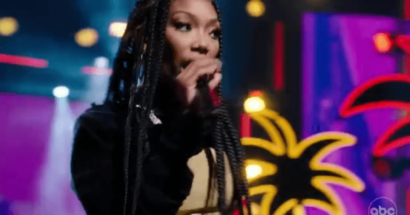 'Queens' on ABC: Fans absolutely love the pilot, say they 'already smell a renewal'