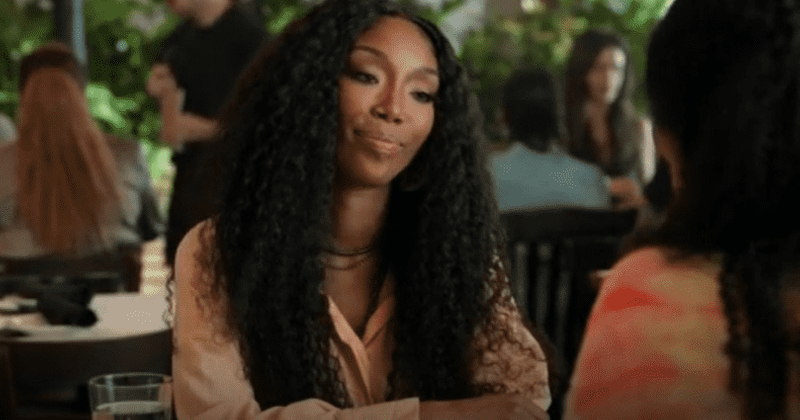 ABC 'Queens': Naomi sings Wrecking Ball, fans say it's 'officially Brandy's song'