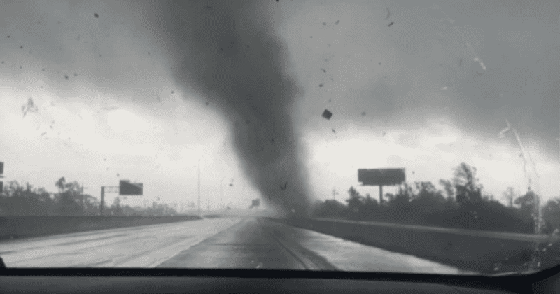 Incredible videos capture tornado forming along I-10 in Orange, Texas