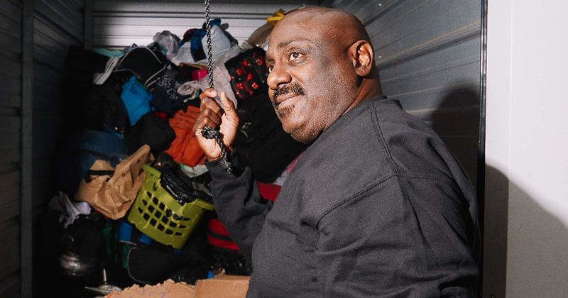 'Storage Wars' Season 14: Kenny bids on trash but still makes a profit