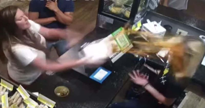 Texas 'Karen' throws HOT soup on restaurant worker’s face in video over plastic in meal