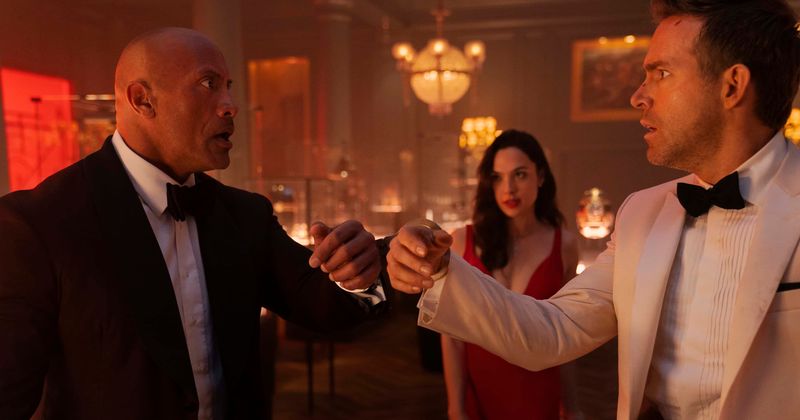 'Red Notice' Ending Explained: A hint at a potential sequel, hopefully a better one