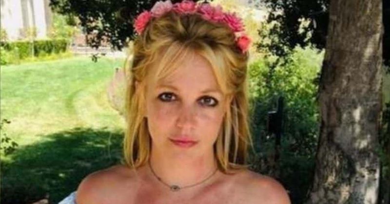 Britney Spears toasts freedom with champagne as she thanks #FreeBritney fandom