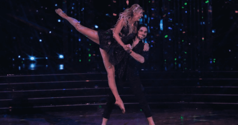 'DWTS' Finale: Amanda Kloots ranks below Cody Rigsby, fans say 'make it make sense'