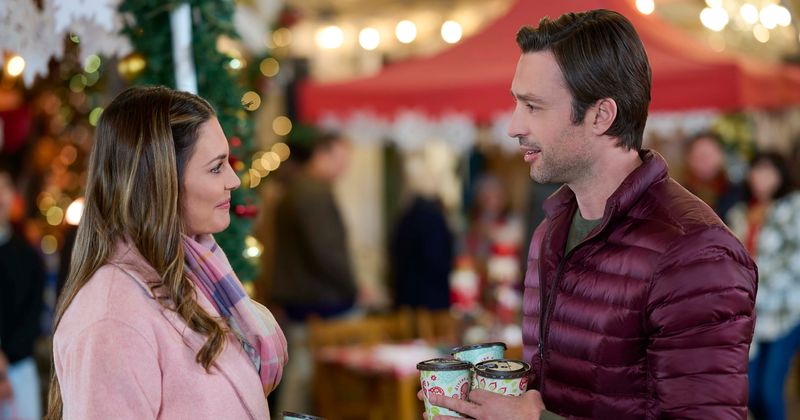 'Making Spirits Bright': 5 things you need to know about Hallmark Christmas romance