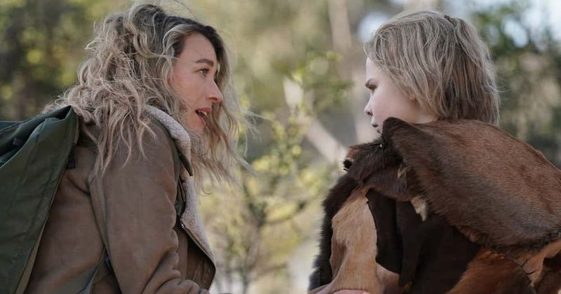 'La Brea' Fan Review: Fans discuss what they would do if they could 'go back to 1988'