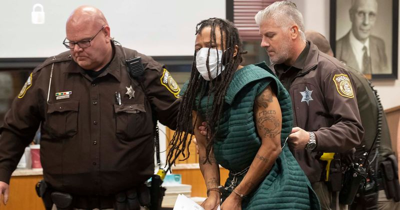 Who are Darrell Brooks' lawyers? Two public defenders will represent Waukesha suspect