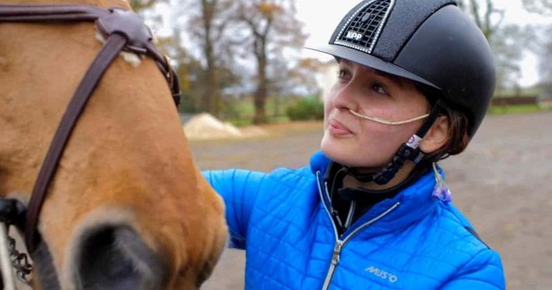Evie Toombes: 20-yr-old with birth defect in spine sues mom's doctor for millions