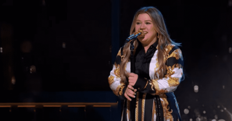 'That's My Jam': Kelly Clarkson's fantastic take on 'I Will Always Love You' floors fans