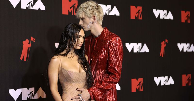 Machine Gun Kelly says he stabbed HIMSELF to look 'cool' for Megan Fox