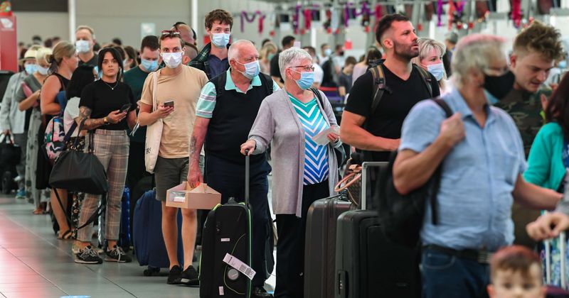 United Airlines cancels 120 flights just before Christmas, leaves travelers perplexed