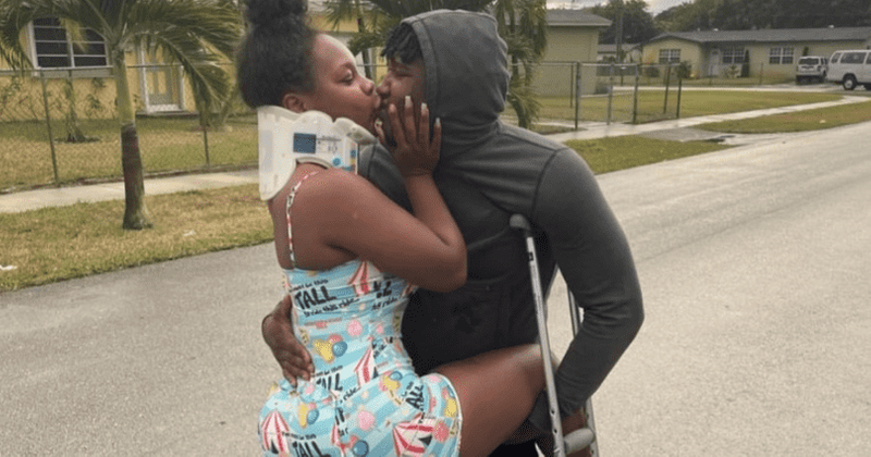 Kisses on crutches: Sukihana, Kill Bill make out in middle of road after surviving car crash