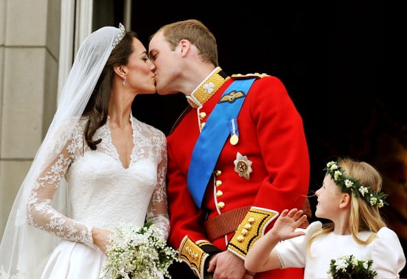 Will and Kate's legendary balcony kiss in 2011 (Getty Images)