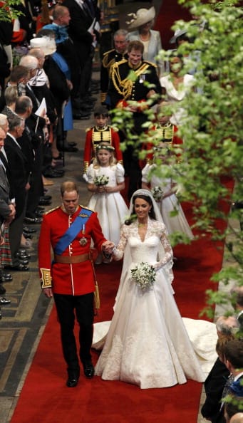 Will and Kate walk down the aisle (Getty Images)