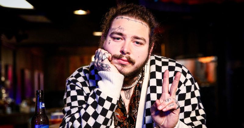 
                            
                            
                            
                            'Spenser Confidential' de Netflix: Mark Wahlberg se une a Post Malone y los fanáticos del cantante no pueden tener suficiente