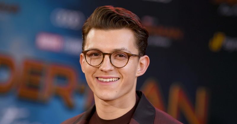 
                            
                            
                            
                            'Cherry': la foto de los hermanos Russo de Tom Holland difiere del look anterior, sugiriendo la transformación del protagonista