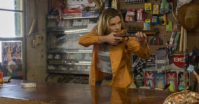 
                            
                            
                            
                            Revisión de 'The Hunt': la visión de Craig Zobel sobre la guerra cultural viene con violencia extrema, muertes sangrientas y humor negro