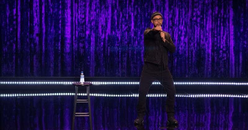 
                            
                            
                            
                            Avance de 'Jesus Trejo: Stay At Home Son': el tic nervioso, la risa y el humor crudo del comediante lo hacen entrañable