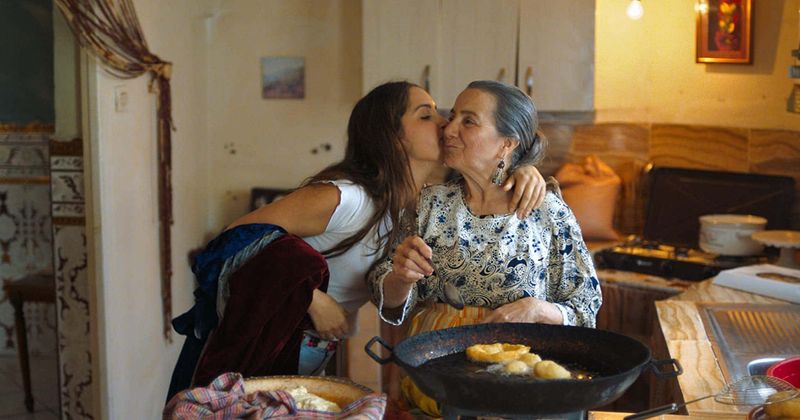 
                            
                            
                            
                            Revisión de 'Papicha': las actuaciones estelares hacen que valga la pena ver el drama argelino a pesar de su narrativa confusa