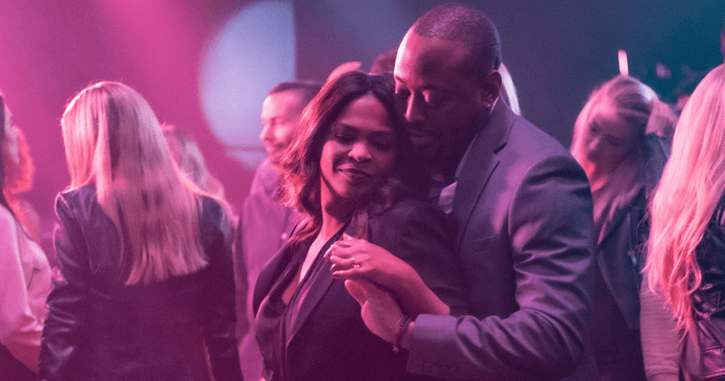 
                            
                            
                            
                            'Fatal Affair': los espectadores están cansados ​​del guión 'usado en exceso' de la obsesión, pero encuentran a Omar Epps aterrador como un acosador