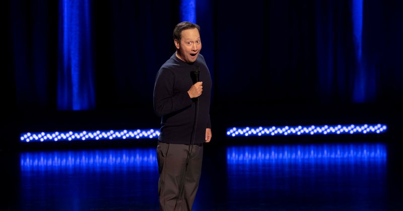 
                            
                            
                            
                            Vista previa de 'Rob Schneider: Asian Momma, Mexican Kids': dúo de hijas y líneas hacky en el especial de Netflix