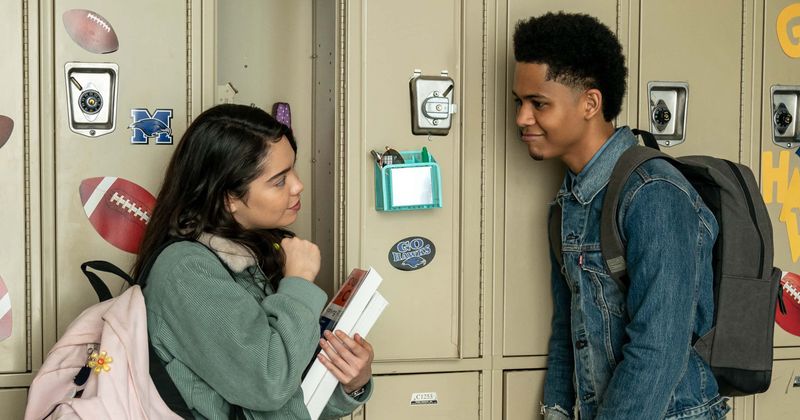 
                            
                            
                            
                            El actor de 'All Together Now' Rhenzy Feliz dice que está 'nervioso pero emocionado' por el próximo drama musical de Netflix