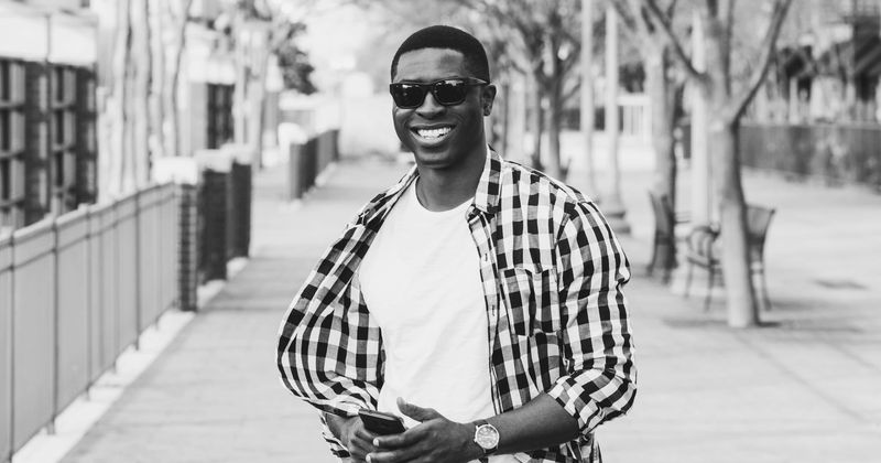 
                            
                            
                            
                            El actor de 'Antebellum' Tongayi Chirisa dice que la película de terror destacará 'la difícil situación de los hombres y mujeres negros en Estados Unidos'