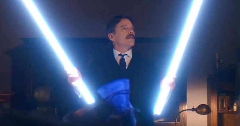 
                            
                            
                            
                            Revisión de 'Tesla': Ethan Hawke sobresale como Nikola Tesla en una película biográfica que no logra capturar el genio del inventor