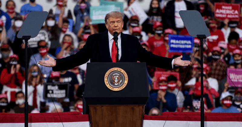 Trump Slammed For Sc Visit To Honor Rbg As Vote Him Out Chants Erupt From Crowd He Deserved To Get Booed Meaww