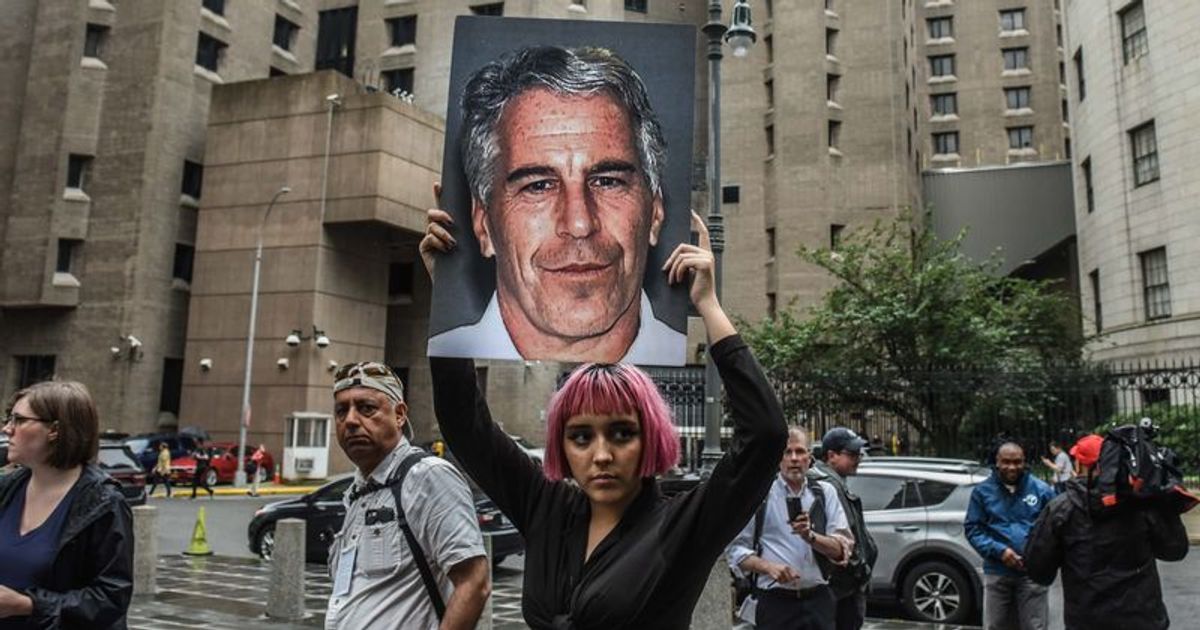 Jeffrey Epstein was obsessed with �unbearable� James Bond Jeffrey Epstein was obsessed with �unbearable� James Bond