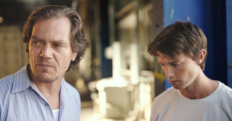 
                            
                            
                            
                            Revisión de 'Echo Boomers': Patrick Schwarzenegger brilla como 'chico de al lado', pero la historia del sermón no deja su huella