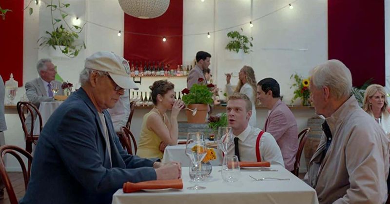 
                            
                            
                            
                            'The Very Excellent Mr Dundee': ¿Qué estrella de 'Euphoria' interpreta al hijo de Paul Hogan en una meta-película nostálgica?