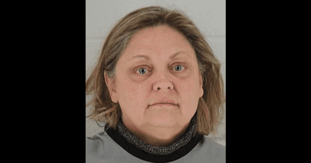 Kansas teacher Crystal Smith, caught on camera kicking 5-year-old for 'hiding' behind bookshelf, avoids jail - Vimarsana News