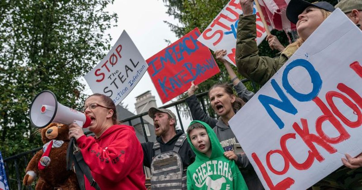 Armed Proud Boys, Patriot Prayer anti-lockdown protesters ...