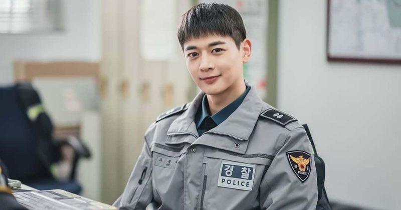 Minho As Special Mc On Sbs My Ugly Duckling How To Live Stream Time And All You Need To Know About Singer S Reality Tv Show Appearance Meaww