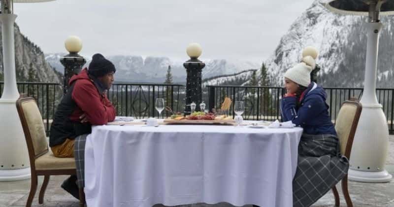 
                            
                            
                            
                            'A Winter Getaway': Conoce a Nazneen Contractor, Brooks Darnell y el resto del elenco del nevado romance de Hallmark