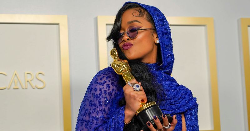 
                            
                            
                            
                            Oscar 2021: HER gana Mejor Canción Original por 