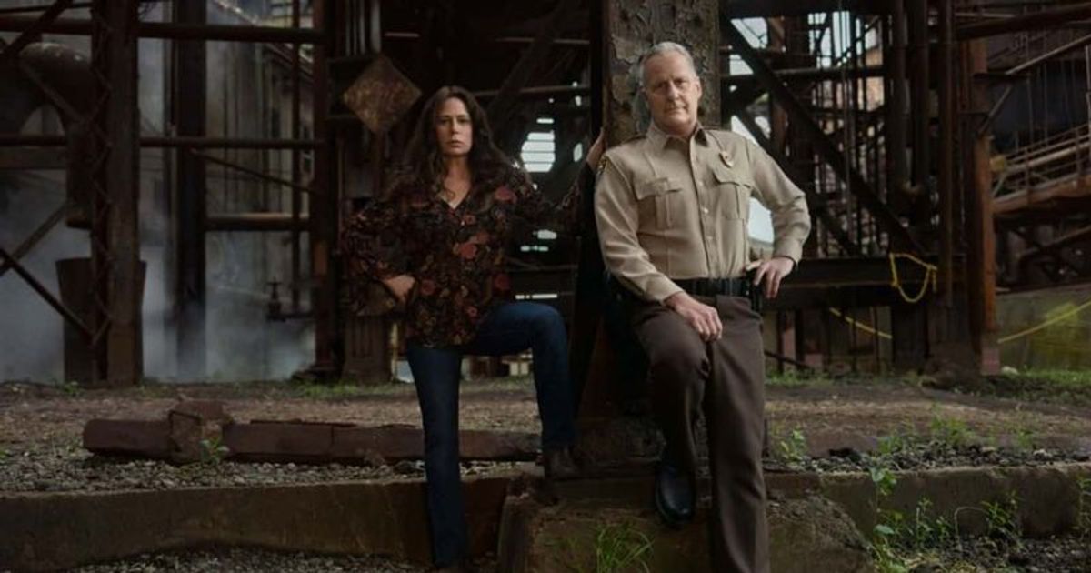 American Rust Full Cast List Meet Jeff Daniels And Others From Showtime Drama Meaww