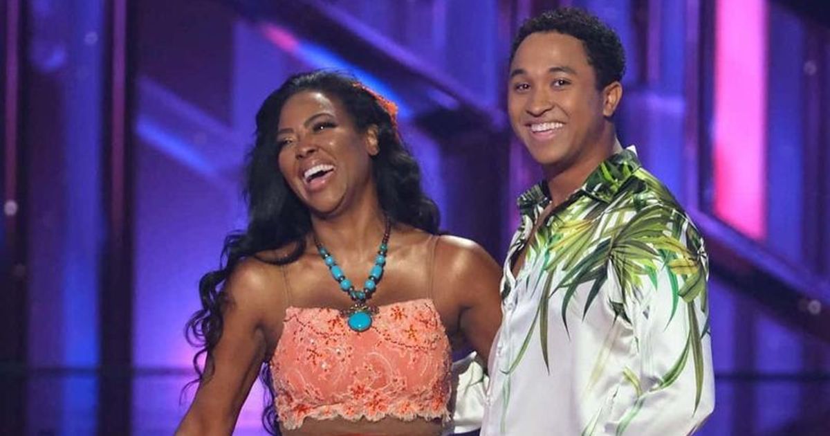 'DWTS' Disney Night: Kenya Moore repeatedly underscored, fans cry foul - Vimarsana News