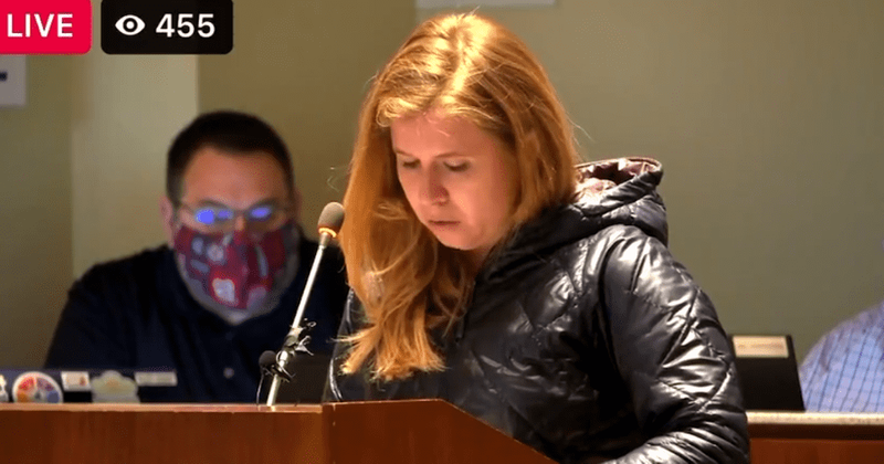 
                            
                            
                            
                            La madre del condado de Loudon dice que a su hija, de 6 años, le enseñaron que es 