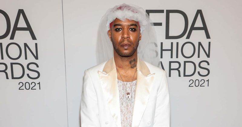 
                            
                            
                            
                            ¿Kid Cudi es gay?  Rapero con vestido de novia, dicen los trolls 