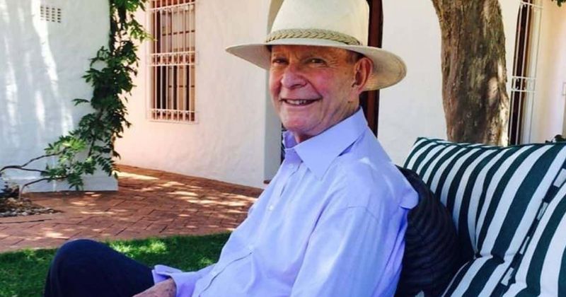 
                            
                            
                            
                            ¿Cuál es el patrimonio neto de Wilbur Smith?  Muere a los 88 años.  uno de los autores más exitosos del mundo